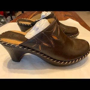FRYE cutout clog/mules brand new no box